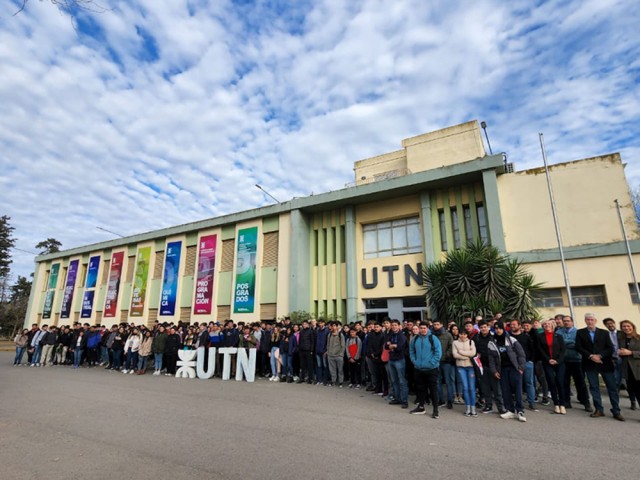 Con 300 jóvenes inscriptos, comenzó el Seminario Universitario de nuestra Facultad Regional